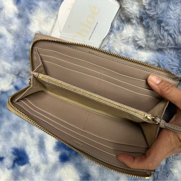 *SOLD* Chloe Leather Envelope Wallet Light Pink Beige - Picture 11 of 16